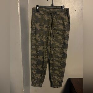 Women’s Camo Jogger Pants - Olive Green